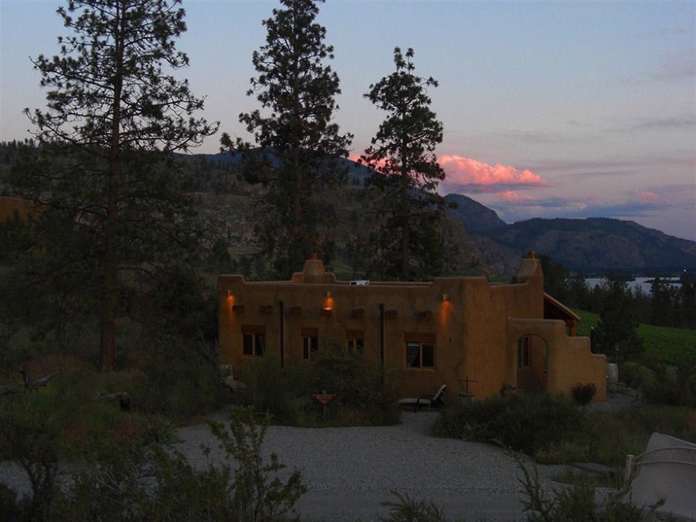 Bighorn Ridge Guesthouse Okanagan Falls Exteriör bild